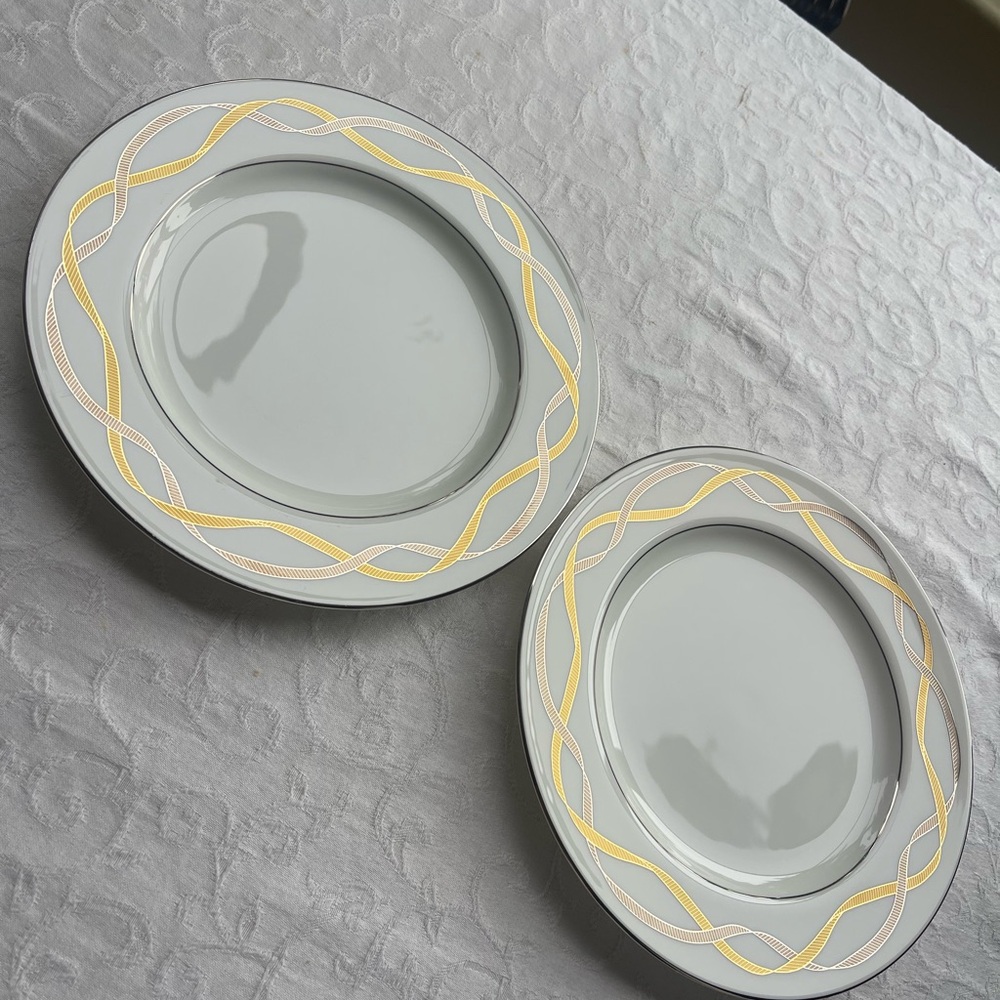 Set of 2 Ralph Lauren plates 9” Gold ring design